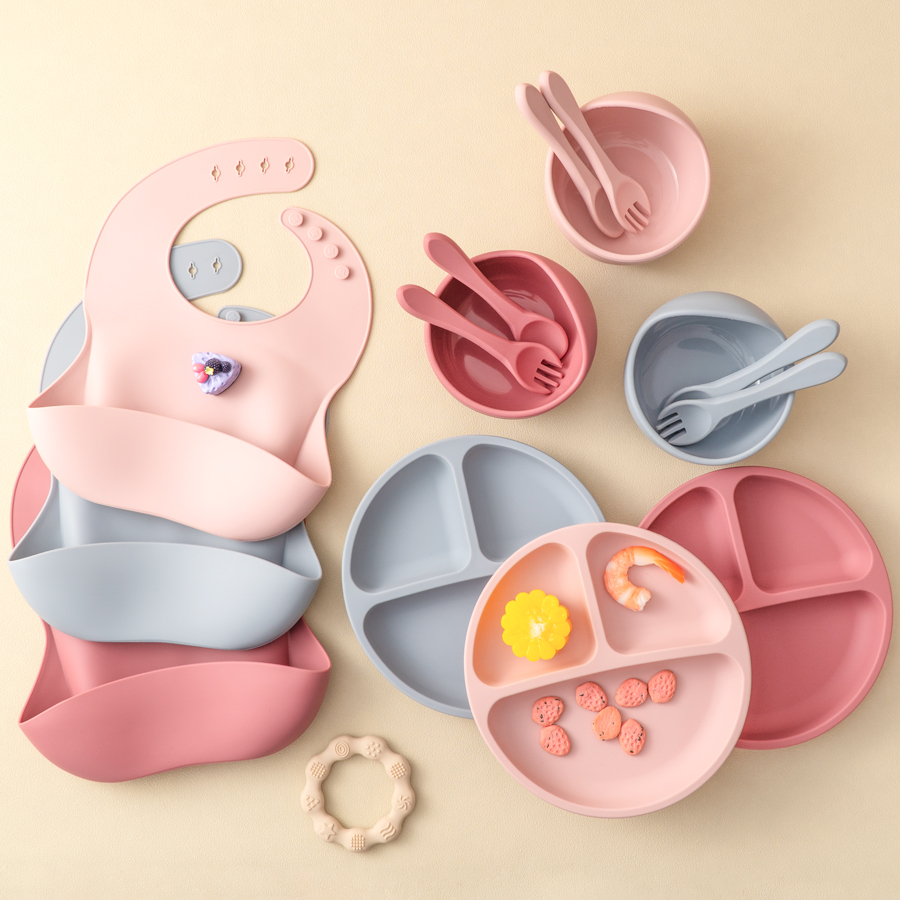 Waterproof Baby Bibs Silicone - 5 個ベビーシリコーン給餌セットラウンドダイニングプレート吸盤ボウル食器子供のためのベビー防水よだれかけスプーン子供の食器