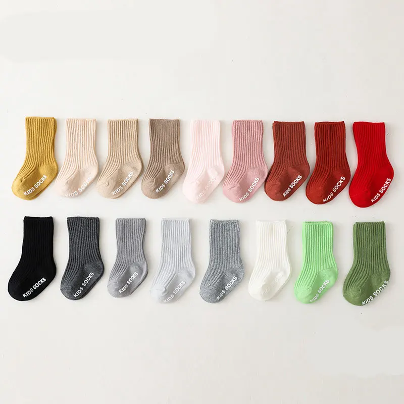 Unisex Baby Socks Non Slip - 赤ちゃんと女の子のためのフロアソックス,子供のための丈夫な白い文字のストッキング,0〜3歳,柔らかい綿の滑り止めストッキング,秋と冬