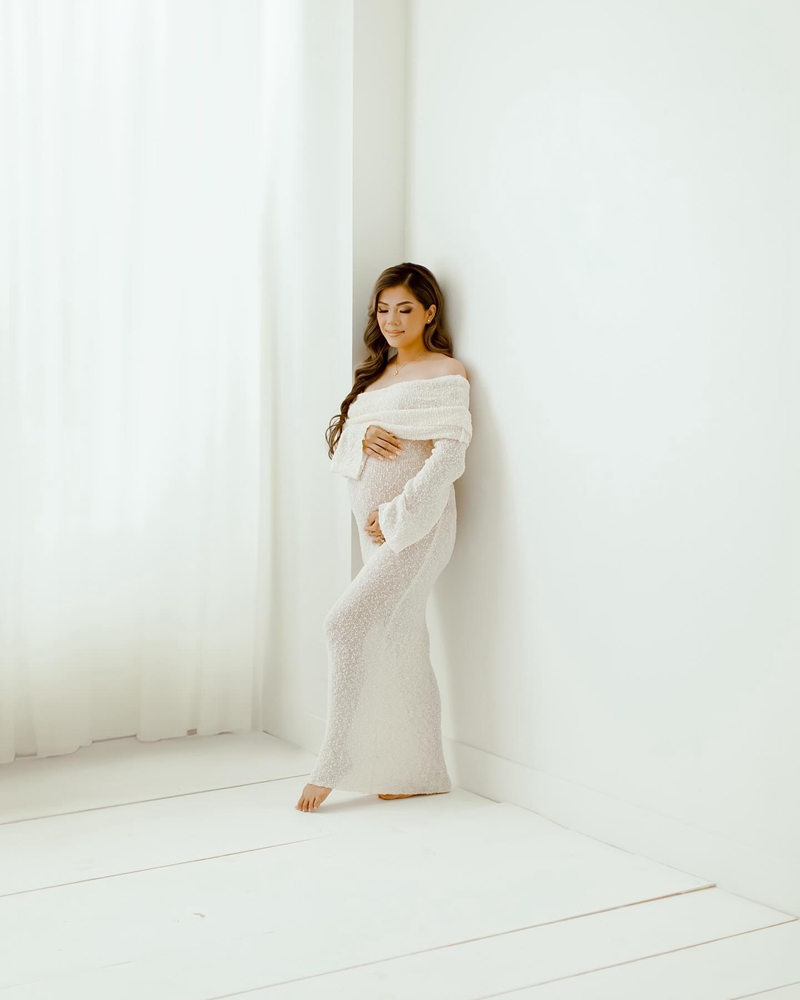 マタニティフォトシュートドレス 長袖ニット オフショルダー  - Maternity Wear のレビューと価格