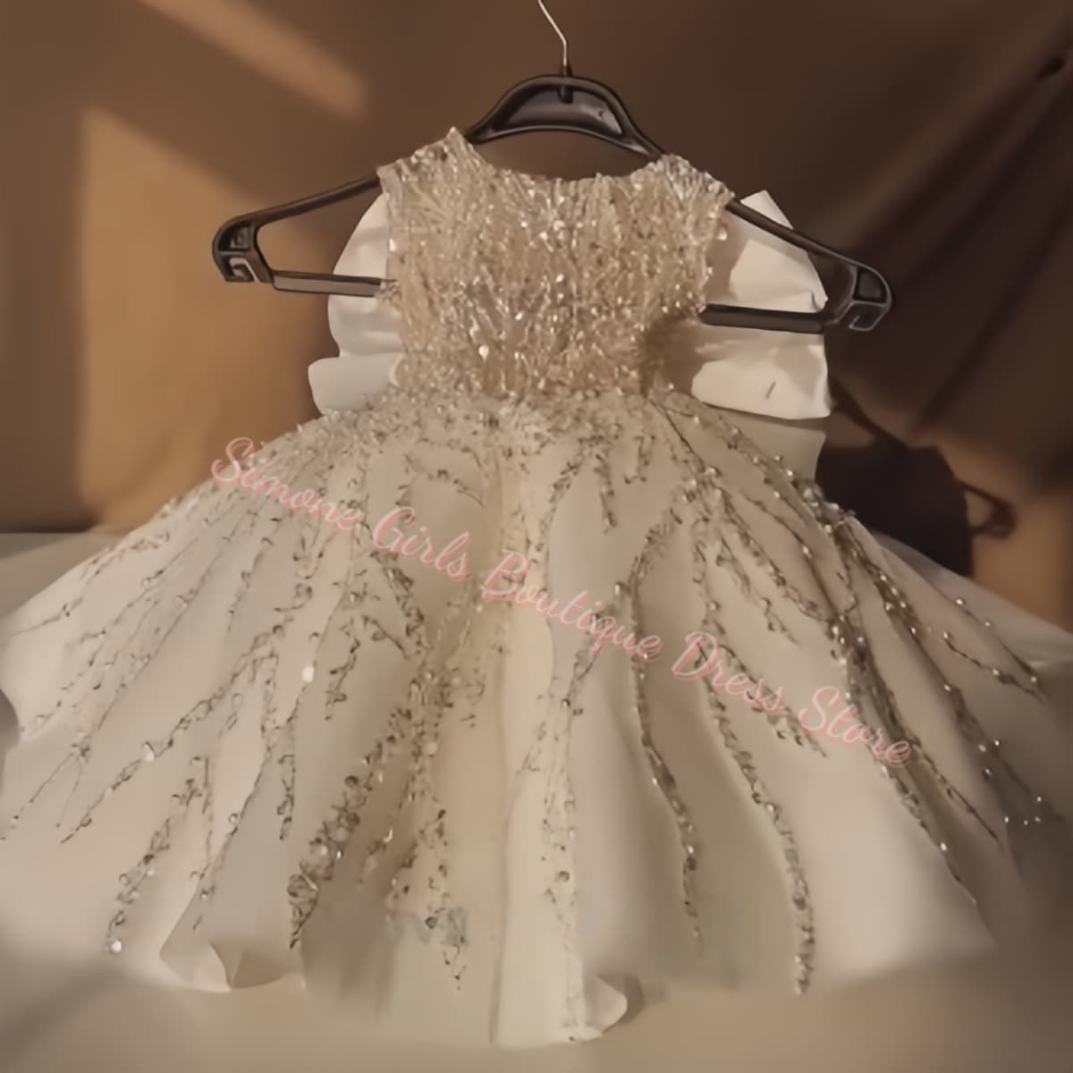 フラワーガールドレス 高級ビーズ装飾 ウェディングパーティー - Toddler Girl Tulle Party Dress のレビューと価格